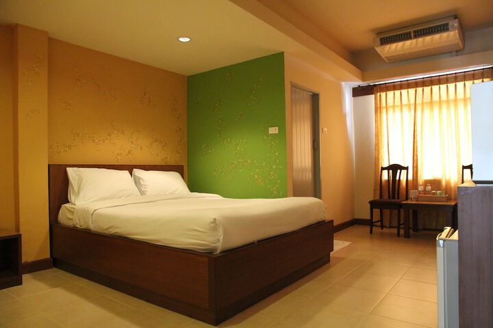 Room 4 of 39