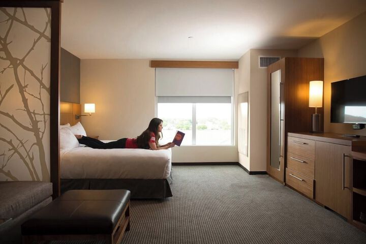 Room 14 of 32