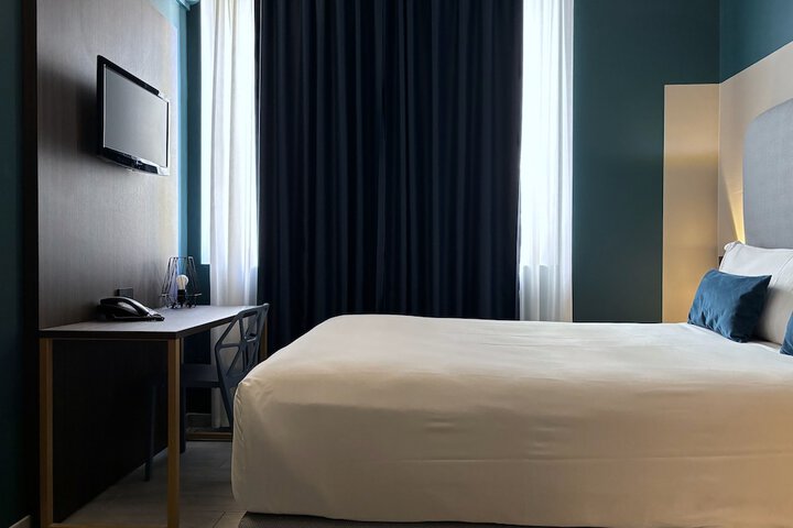 Room 14 of 30