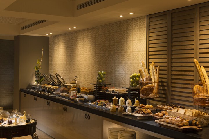Breakfast/Coffee Service 25 of 40