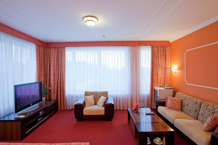 Room 47 of 99