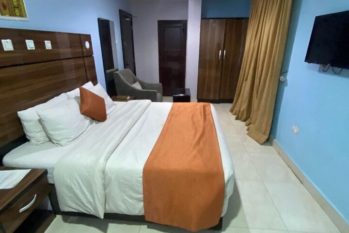 Room 7 of 46