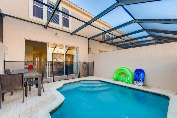 Pool 22 of 53