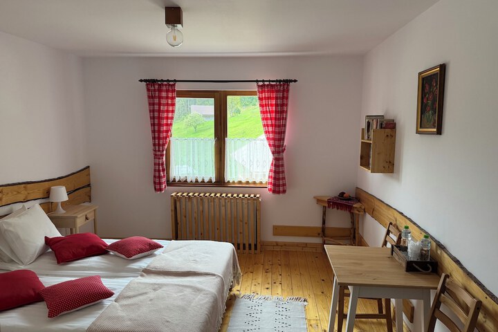 Room 2 of 20