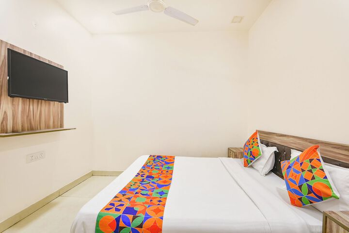 Room 17 of 29