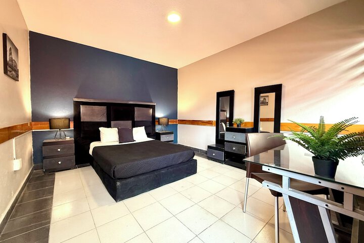 Room 16 of 28