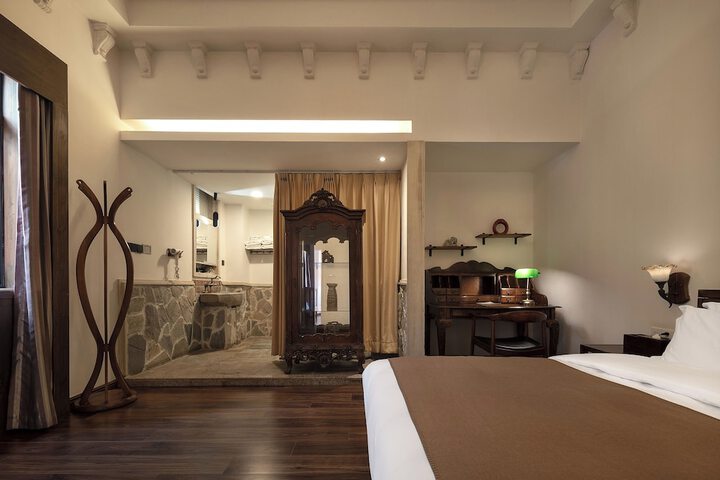 Room 15 of 85