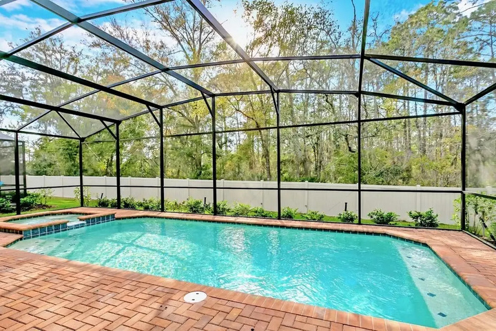 Pool 11 of 26