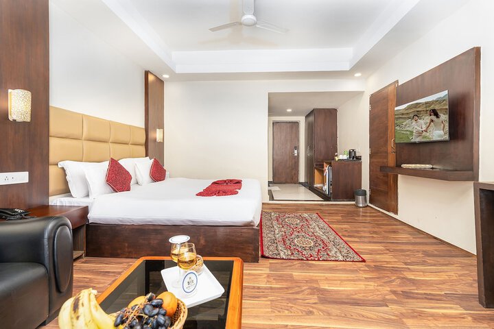 Room 8 of 36