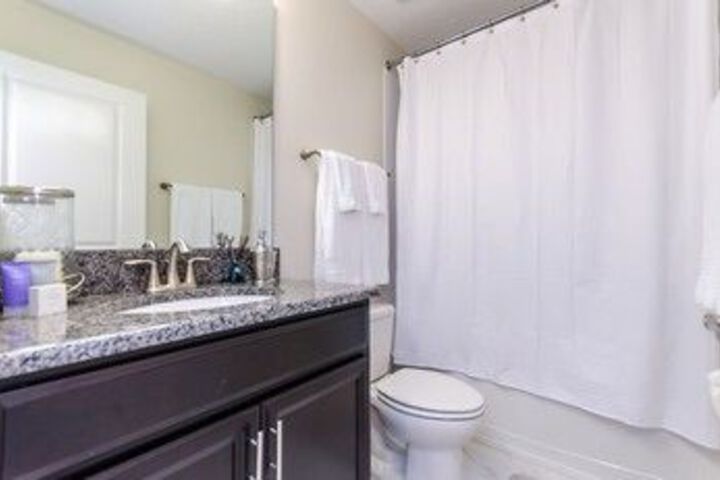 Room 6 of 27