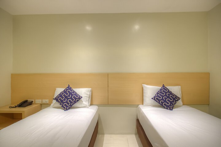 Room 4 of 10