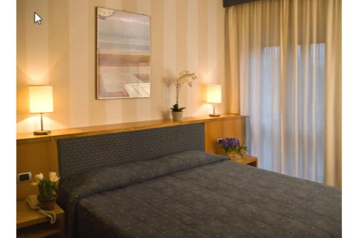Room 18 of 34