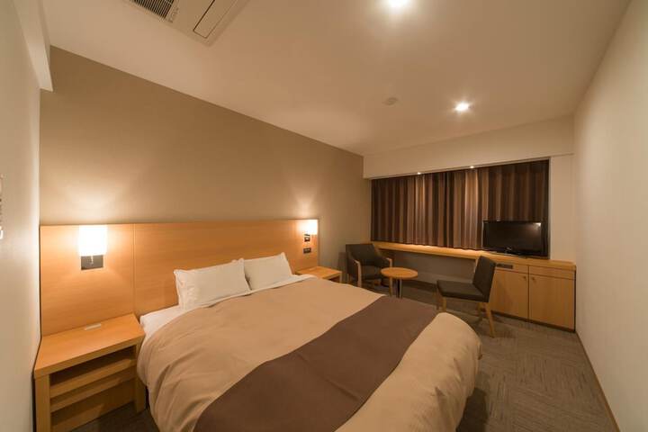 Room 25 of 43