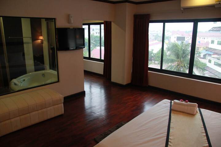 Room 9 of 17