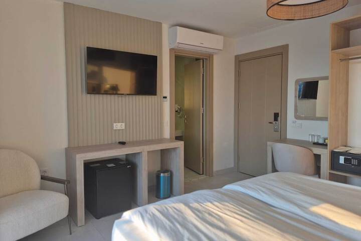Room 77 of 185