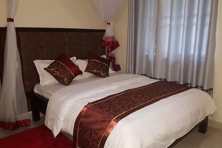 Room 11 of 28