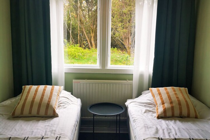 Room 12 of 37