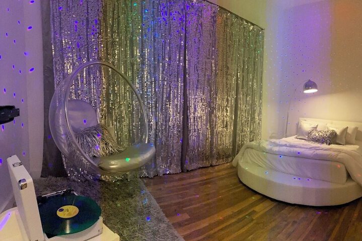 Room 13 of 81