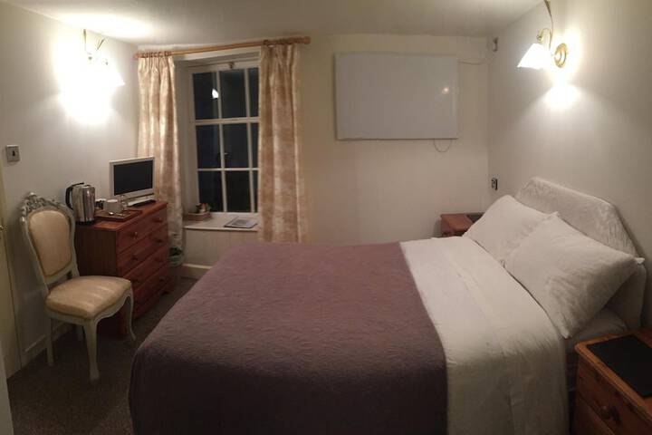 Room 11 of 35