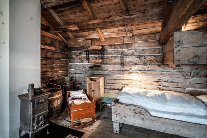 Room 27 of 58