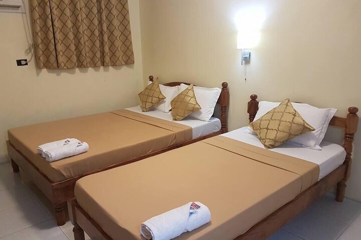 Room 4 of 17