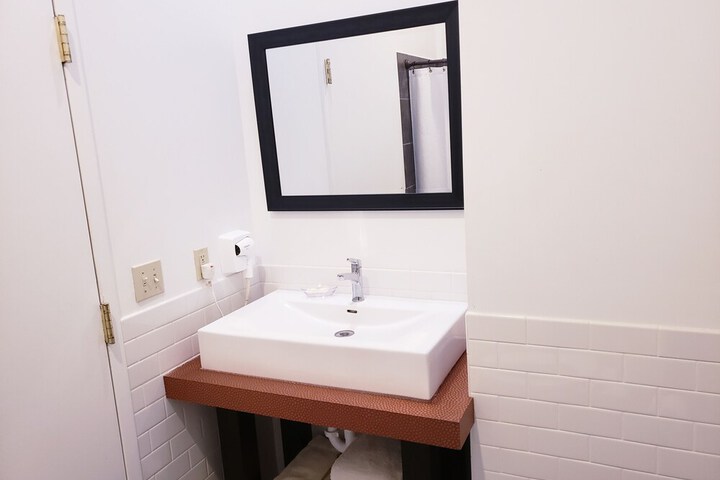 Room 174 of 206