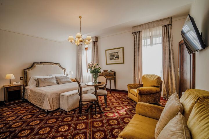 Room 90 of 185
