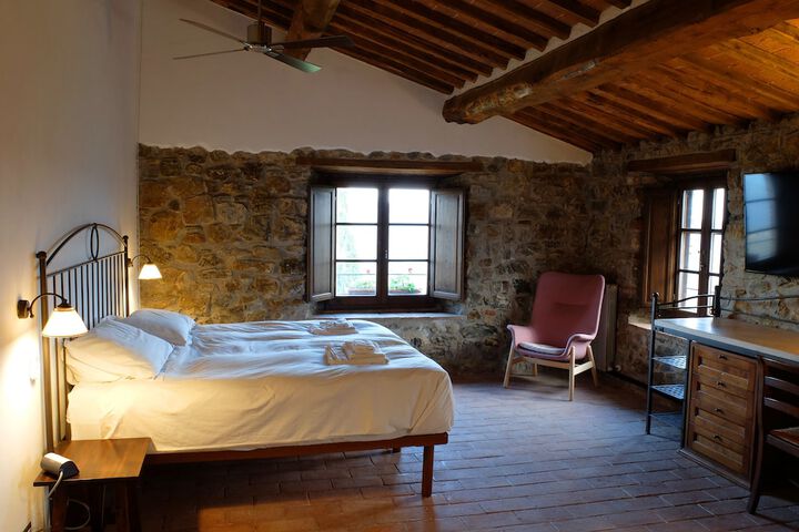 Room 33 of 81