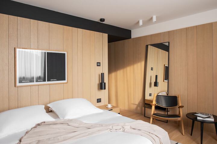 Room 8 of 64