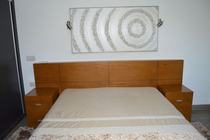 Room 14 of 110