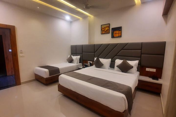 Room 8 of 26