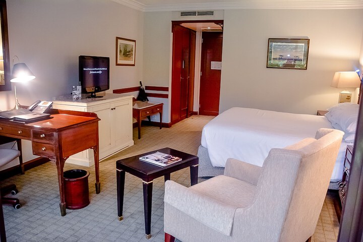 Room 5 of 78