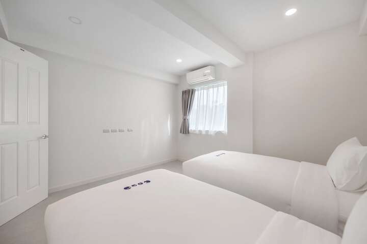 Room 18 of 64