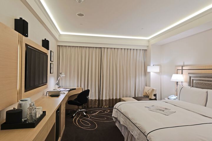Room 10 of 55