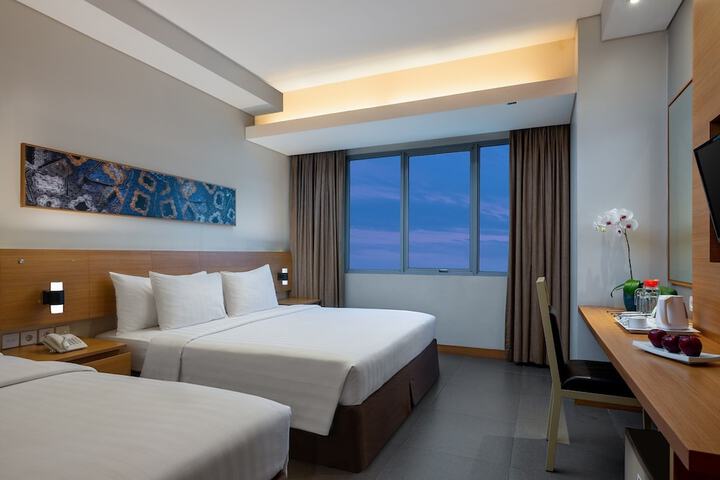 Room 5 of 32