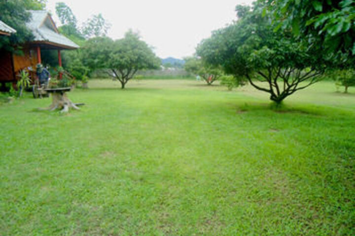 Hotel Exterior 16 of 27