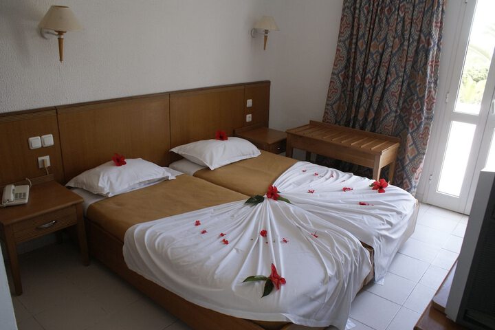 Room 12 of 63