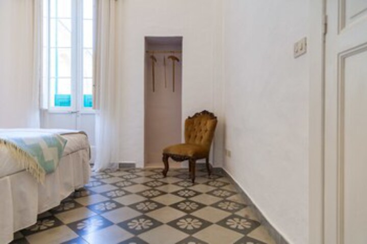 Room 31 of 35