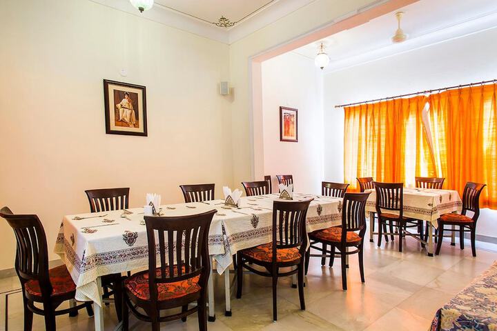 Dining 94 of 144