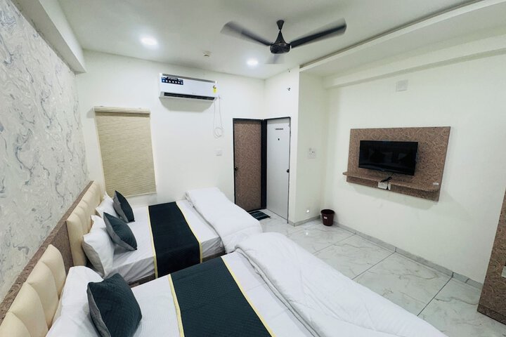 Room 14 of 21