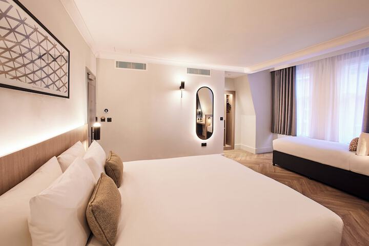 Room 9 of 59