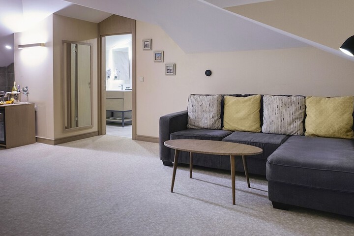 Room 46 of 107