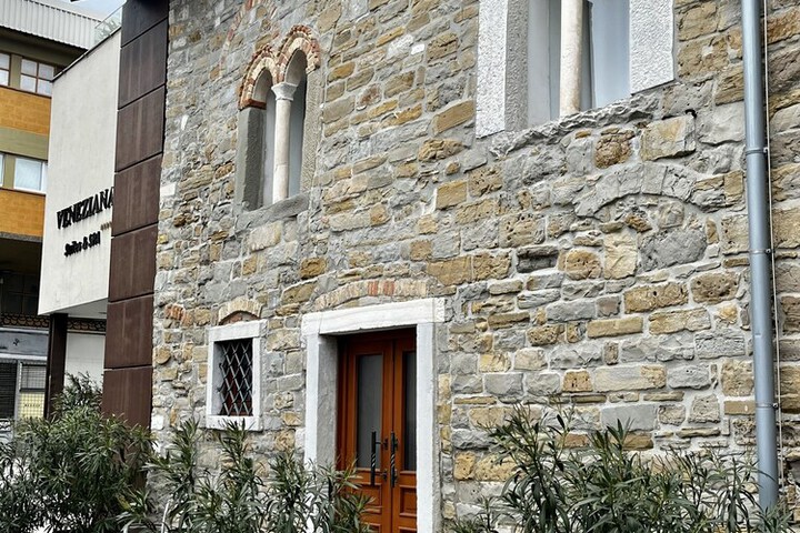 Hotel Exterior 80 of 96