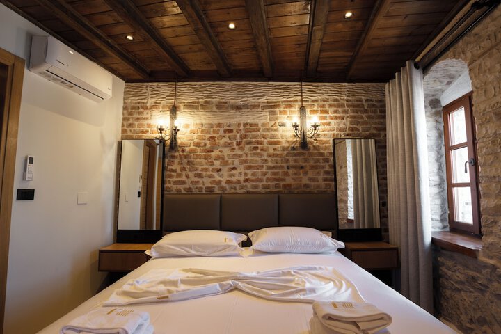 Room 3 of 42