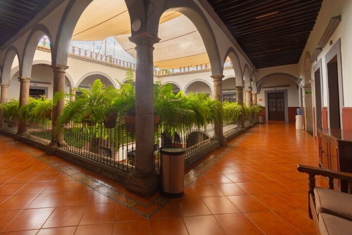 Ballroom/Hall 103 of 132