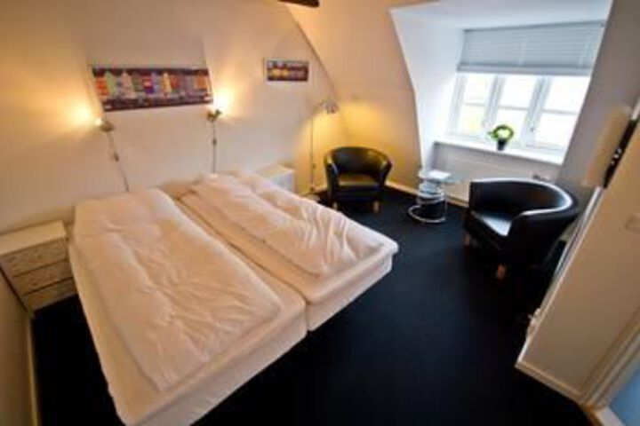 Room 6 of 31