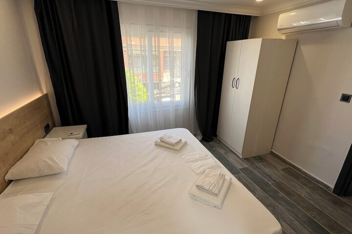 Room 5 of 66