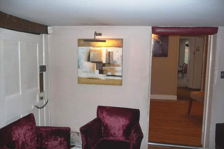 Room 22 of 48