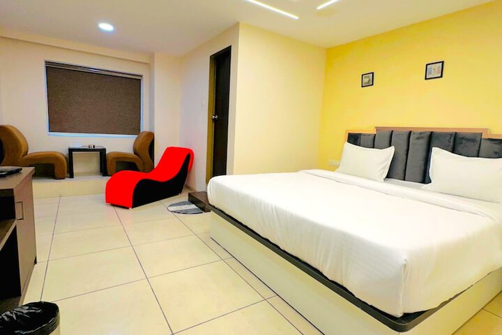 Room 8 of 27