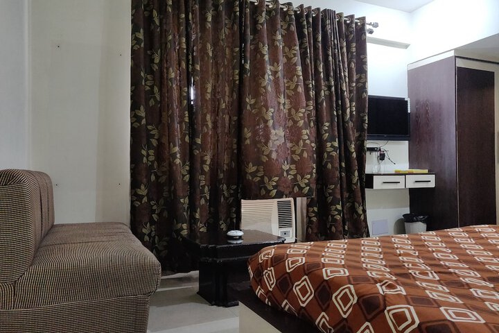 Room 8 of 59